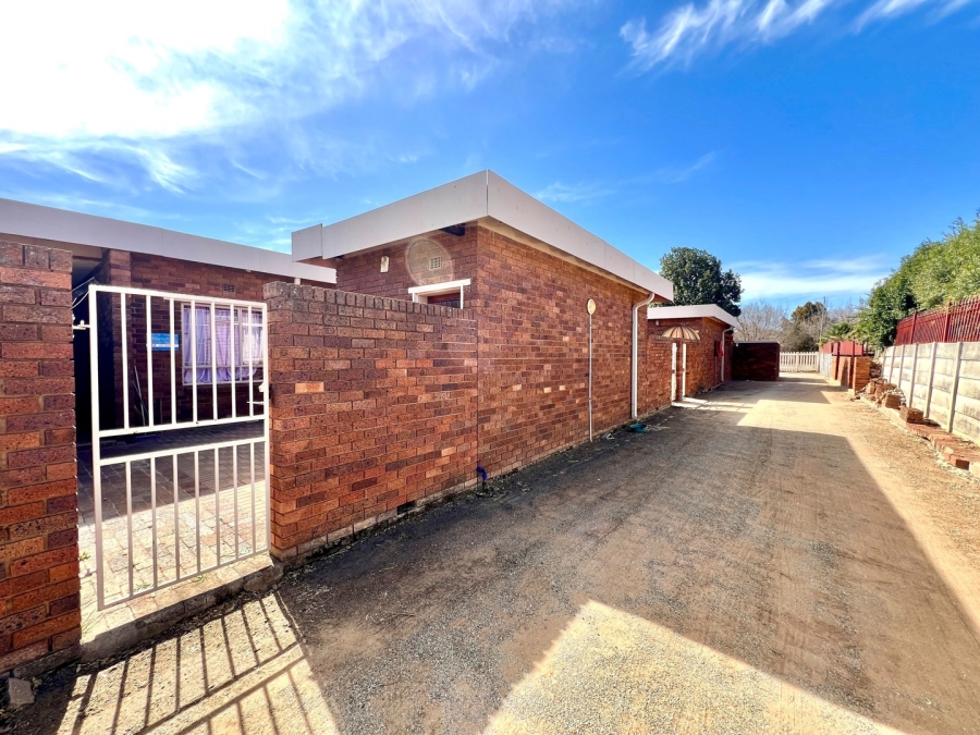 3 Bedroom Property for Sale in La Hoff North West